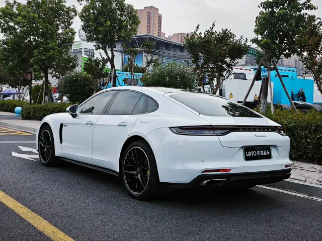 Porsche Panamera — Фото автомобиля 6