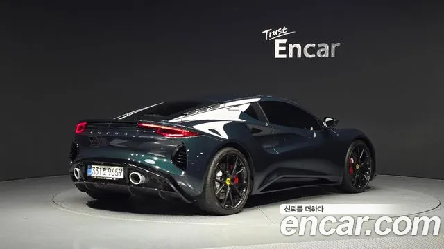 Lotus Emira — Фото автомобиля 2
