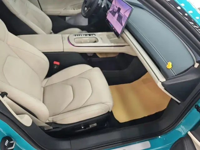 Xiaomi SU7 — Фото автомобиля 24