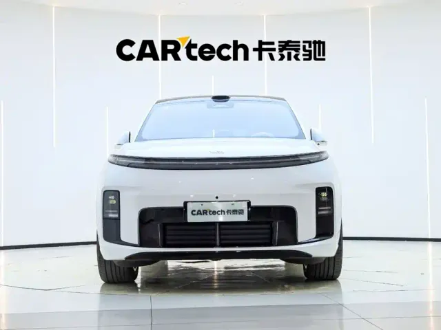 Li Auto L8 — Фото автомобиля 6