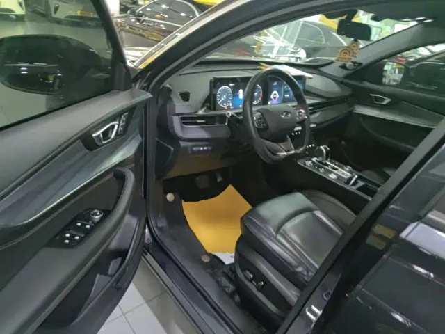 Chery Tiggo 8 PLUS 2021 290TGDI DCT Passion Edition — Фото автомобиля 15