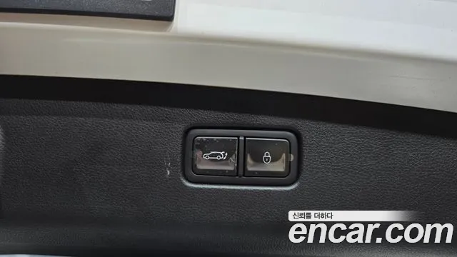 Genesis GV70 — Фото автомобиля 23