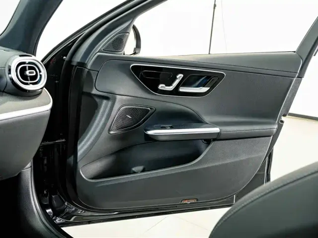 Mercedes-Benz C-Class — Фото автомобиля 15