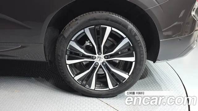 Вольво XC60 — Фото автомобиля 20
