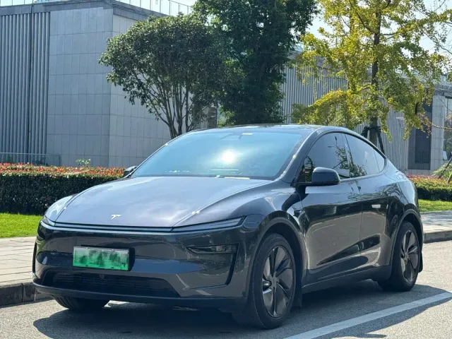 Фотография автомобиля — Tesla Model Y