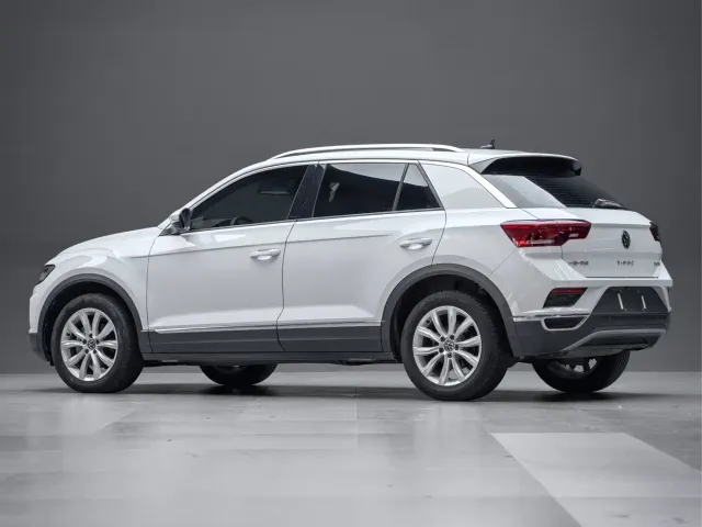 Volkswagen T-Roc — Фото автомобиля 8