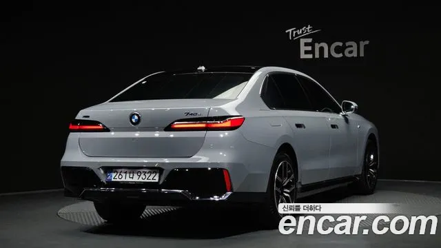 BMW 7 Series G70 — Фото автомобиля 2