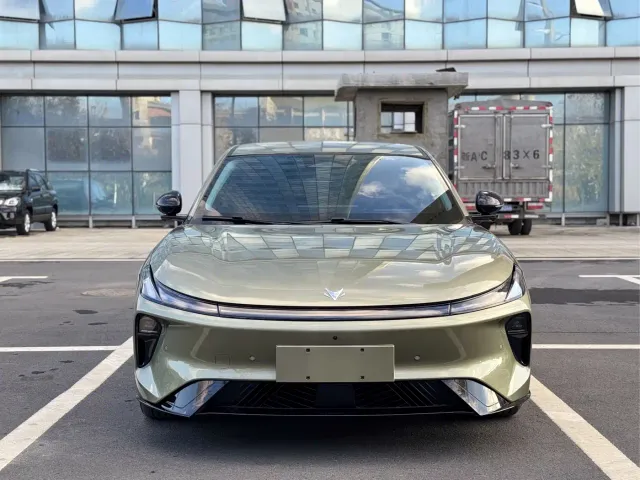 Arcfox S3 — Фото автомобиля 2