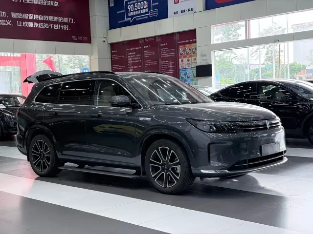 Aito M7 — Фото автомобиля 2