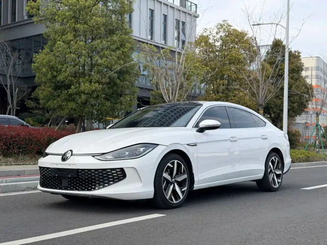 Фотография автомобиля — Volkswagen Lamando