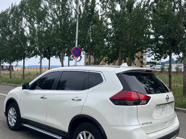 Nissan X-Trail — Фото автомобиля 5