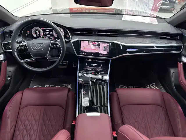 Audi A7L — Фото автомобиля 10