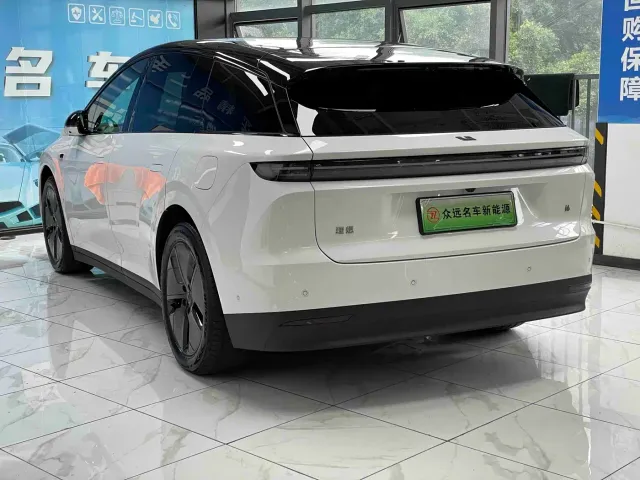 Li Auto i6 — Фото автомобиля 5