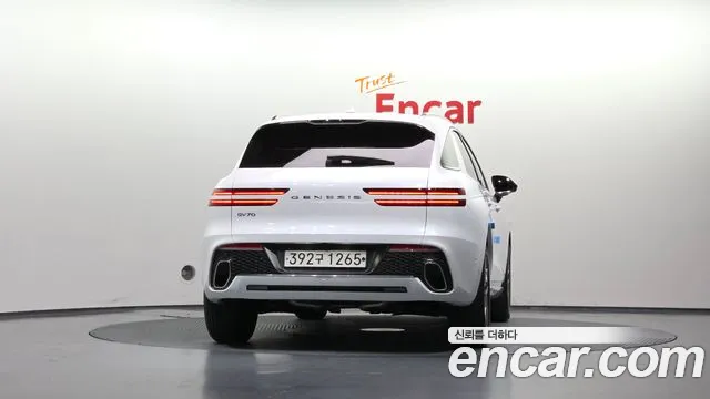 Genesis GV70 — Фото автомобиля 4