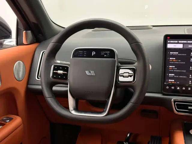 Li Auto L9 — Фото автомобиля 12