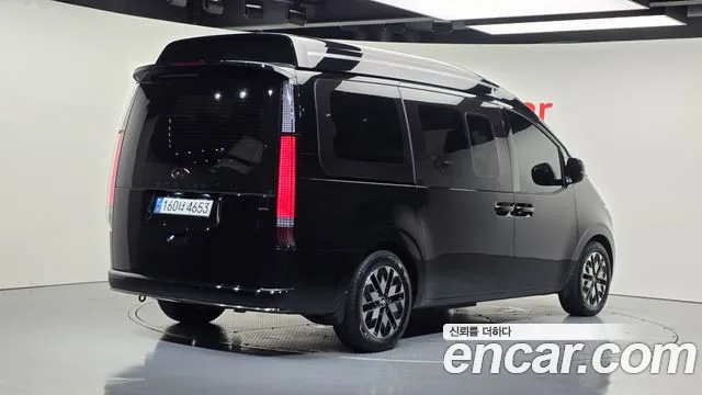 Hyundai Staria Staria 4WD Lounge 9 мест — Фото автомобиля 2