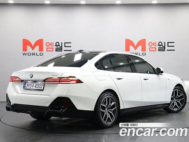 BMW 5-Series — Фото автомобиля 3