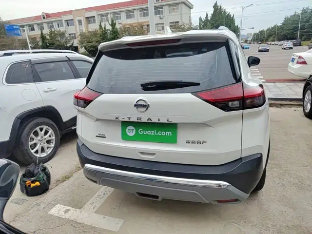 Nissan X-Trail — Фото автомобиля 5