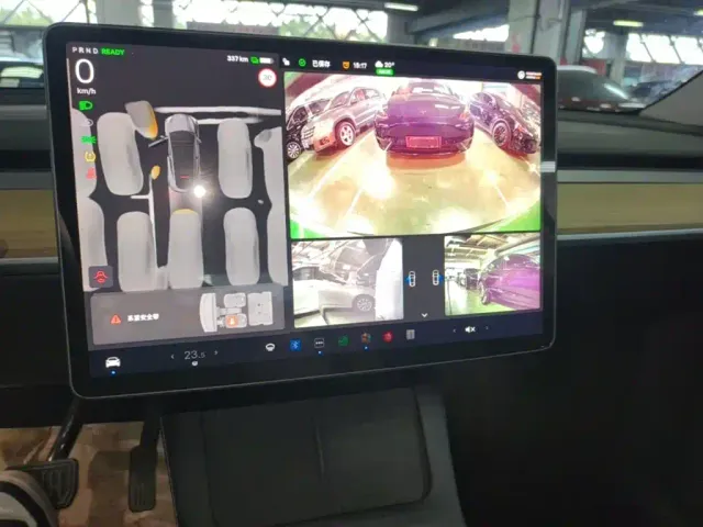 Tesla Model Y — Фото автомобиля 12