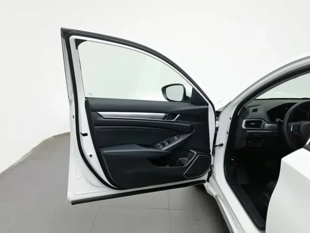 Honda Accord — Фото автомобиля 8