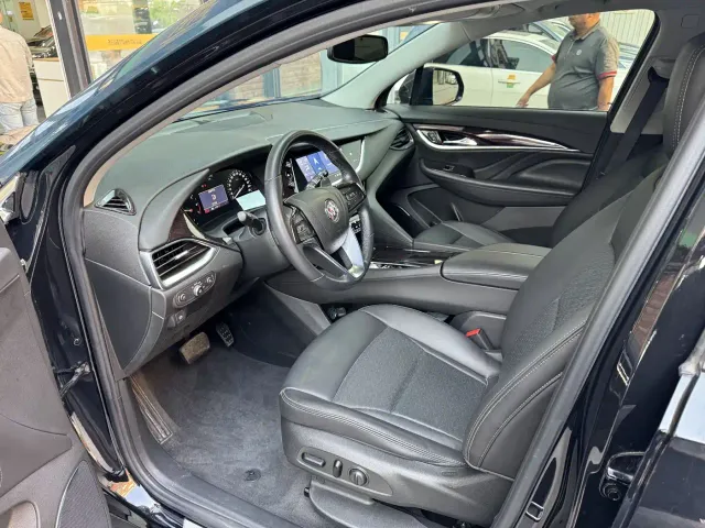 Buick Enclave — Фото автомобиля 8
