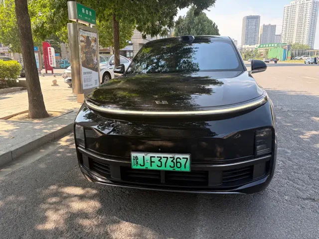 Li Auto L9 — Фото автомобиля 2