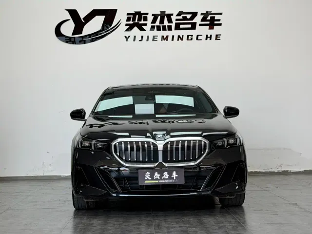 BMW 5 Series — Фото автомобиля 2