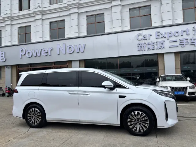 BYD Xia — Фото автомобиля 4