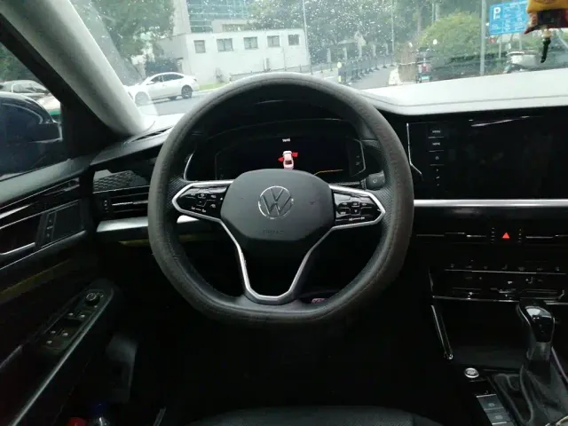 Volkswagen Passat — Фото автомобиля 11