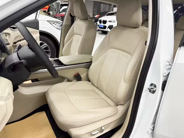 Wuling Starlight — Фото автомобиля 13