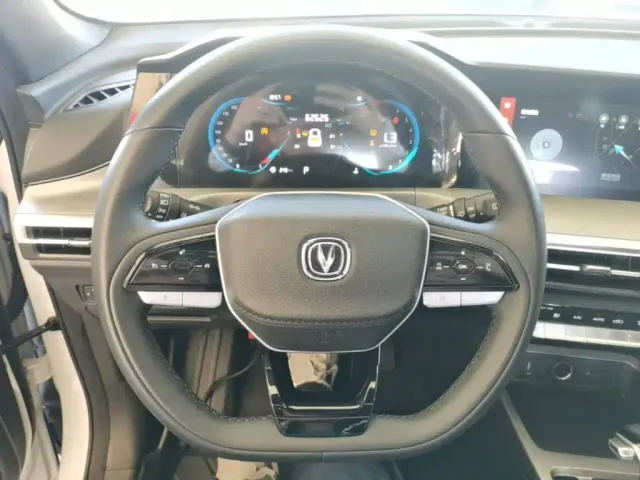 Changan CS35 Plus — Фото автомобиля 10
