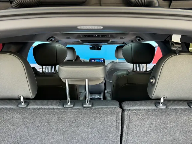 Toyota Sienna — Фото автомобиля 10