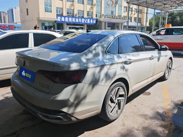 Volkswagen Sagitar — Фото автомобиля 3