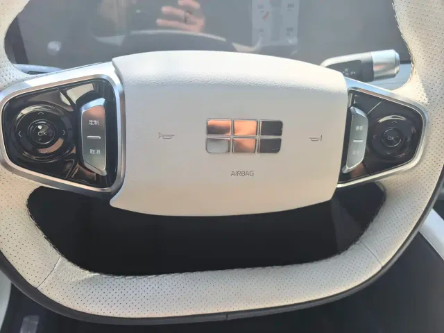 Geely Galaxy E8 — Фото автомобиля 13