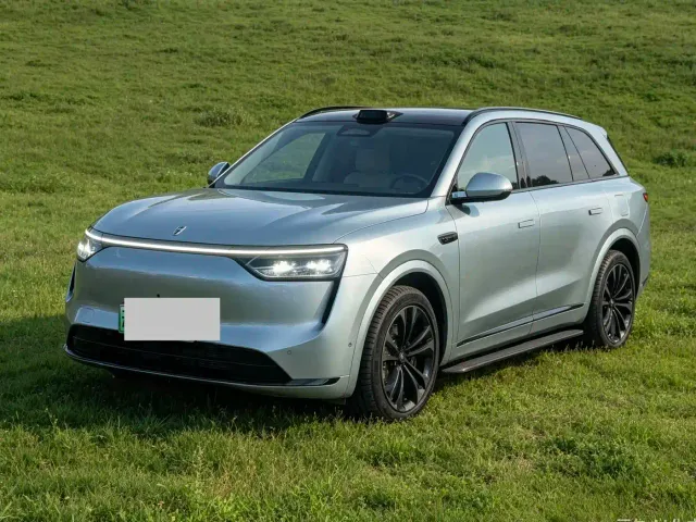 Aito M8 — Фото автомобиля 3