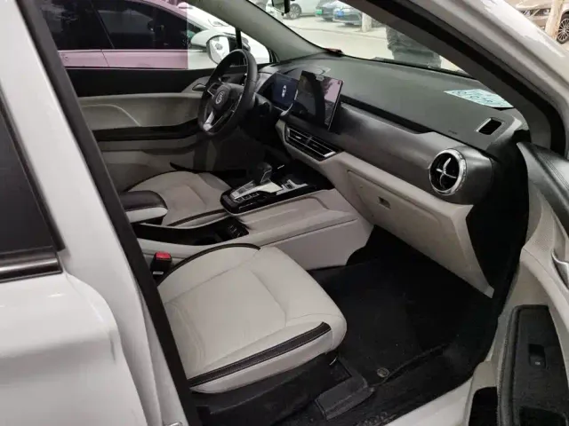 BYD Yuan Pro — Фото автомобиля 8