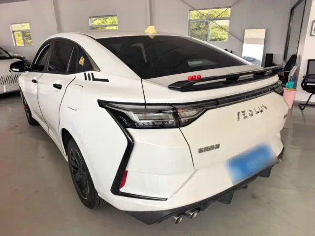 Dongfeng Yixuan — Фото автомобиля 4