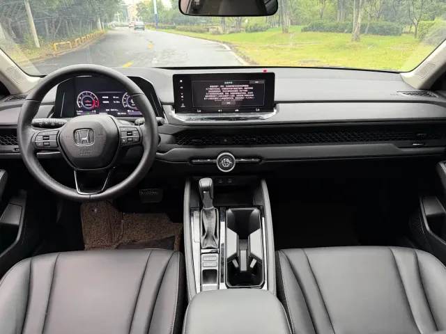 Honda Accord — Фото автомобиля 5