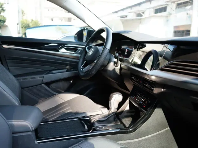 Volkswagen Passat — Фото автомобиля 15