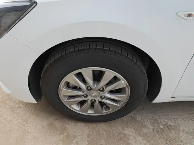 Hyundai Elantra — Фото автомобиля 22