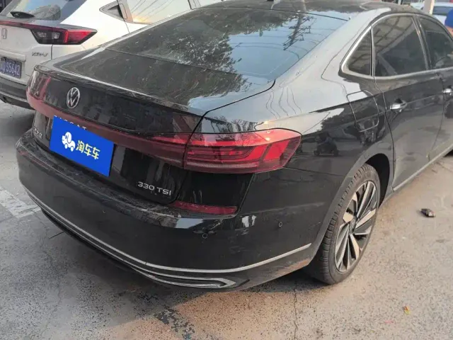 Volkswagen Passat — Фото автомобиля 3