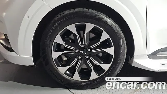 Kia Canival Carnival 4 поколение Бензин 7 мест Hi-Limousine — Фото автомобиля 3