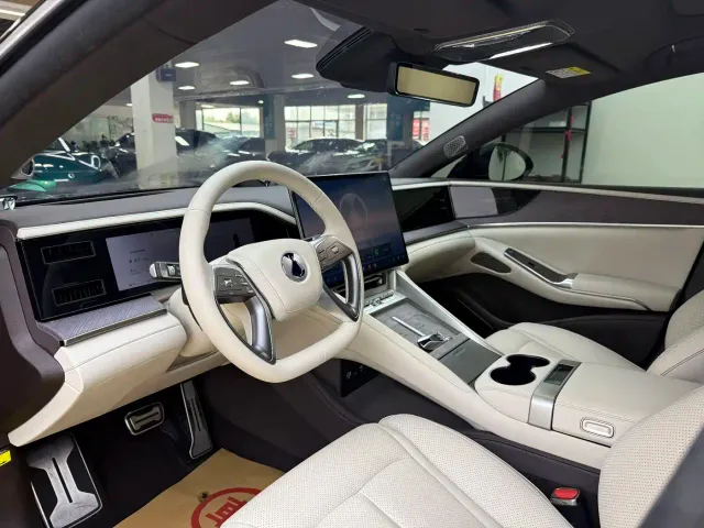 Denza Z9 — Фото автомобиля 5