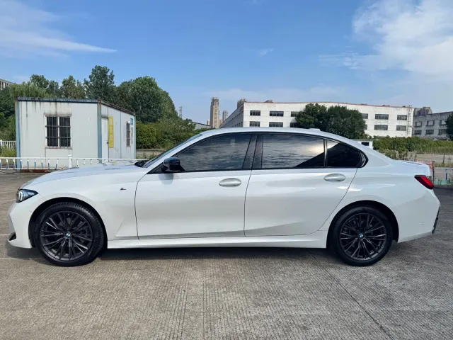 BMW 3 Series — Фото автомобиля 2
