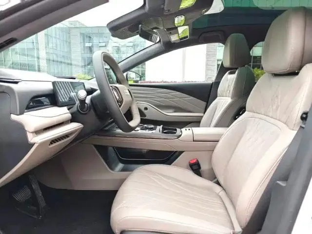Geely Galaxy Xingyao 8 — Фото автомобиля 4