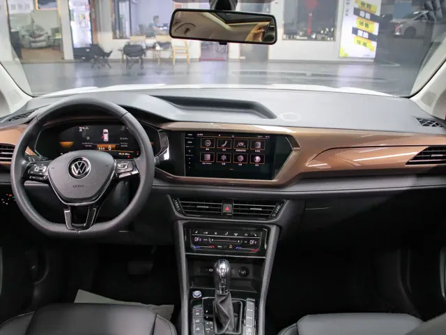Volkswagen Tharu — Фото автомобиля 4