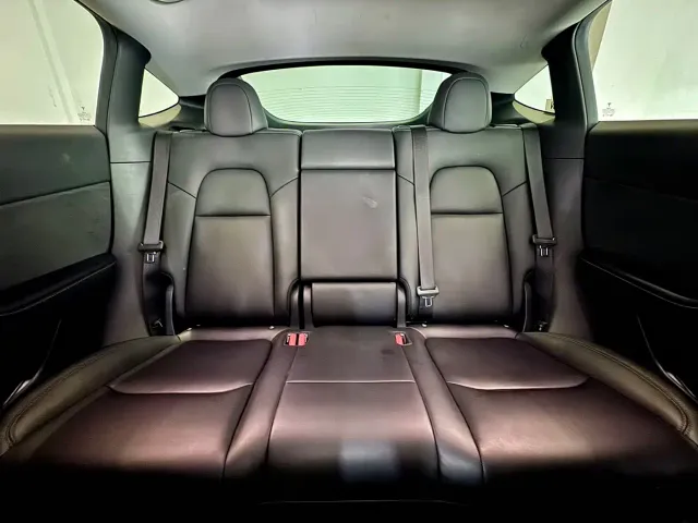Tesla Model Y — Фото автомобиля 9