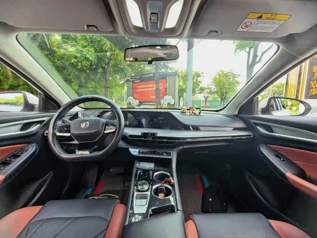Changan Eado — Фото автомобиля 4