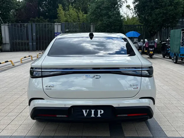 BYD Seal 07 DM-i — Фото автомобиля 19