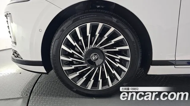 Hyundai Grandeur GN7 — Фото автомобиля 4